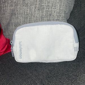 Lululemon belt bag in gray